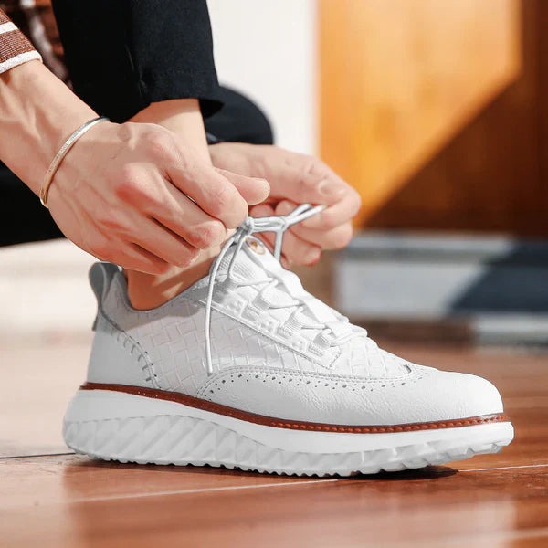 Classic Low-Top Leather Sneakers - look