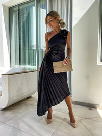 Women's One-Shoulder Pleated Midi Dress - detail